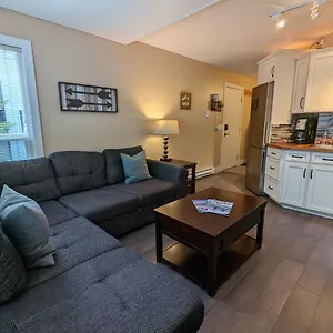 cozy-1br-walk-to-lakes-more-enjoy-kayaking-biking-golfing.hotels-of-whistler.com/